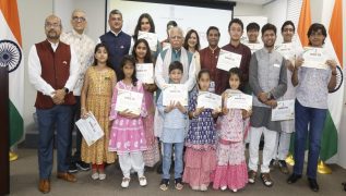Manohar Lal celebrates Hindi Diwas with Indian diaspora in Houston, visits NASA’s Johnson Space Center