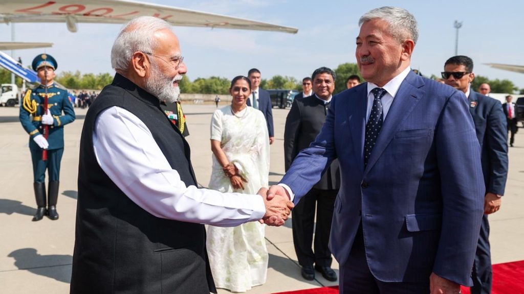 PM-Modi-departs
