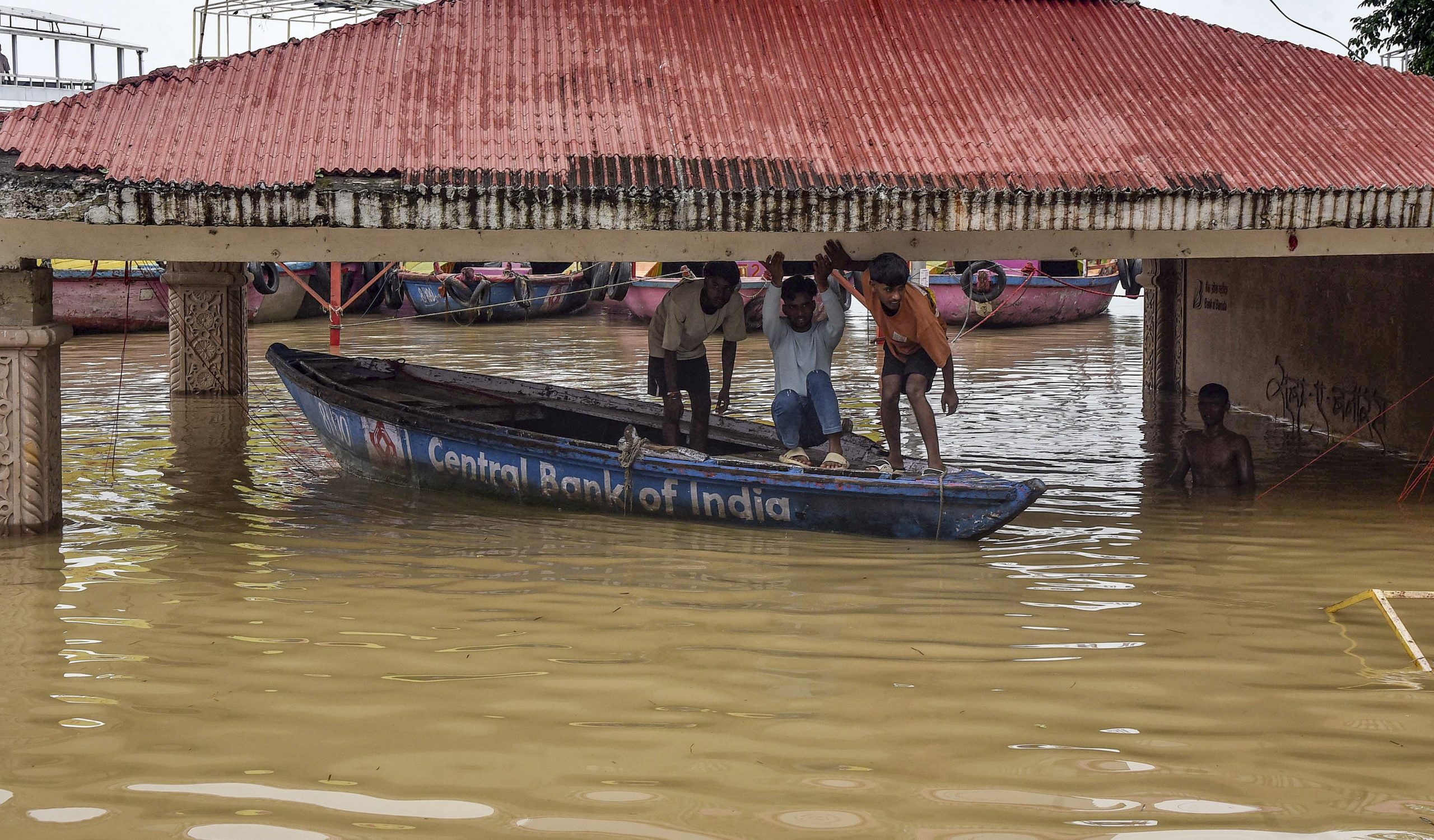 UP: Rain floods Lakhimpur, Varanasi; Mandakini breaches danger mark in Chitrakoot
