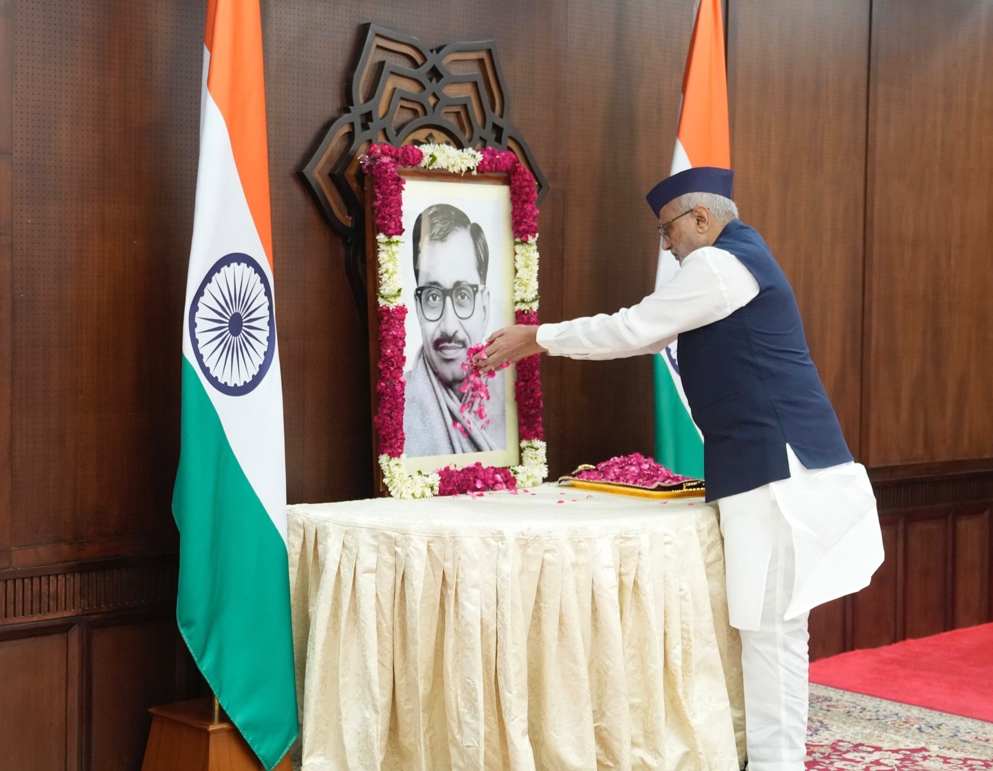 Vice President Pays Tribute to Pt. Deendayal Upadhyaya, Recalls His Commitment to the Nation on his birth anniversary