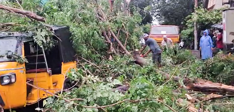 Cyclone Arnab In Visakhapatnam