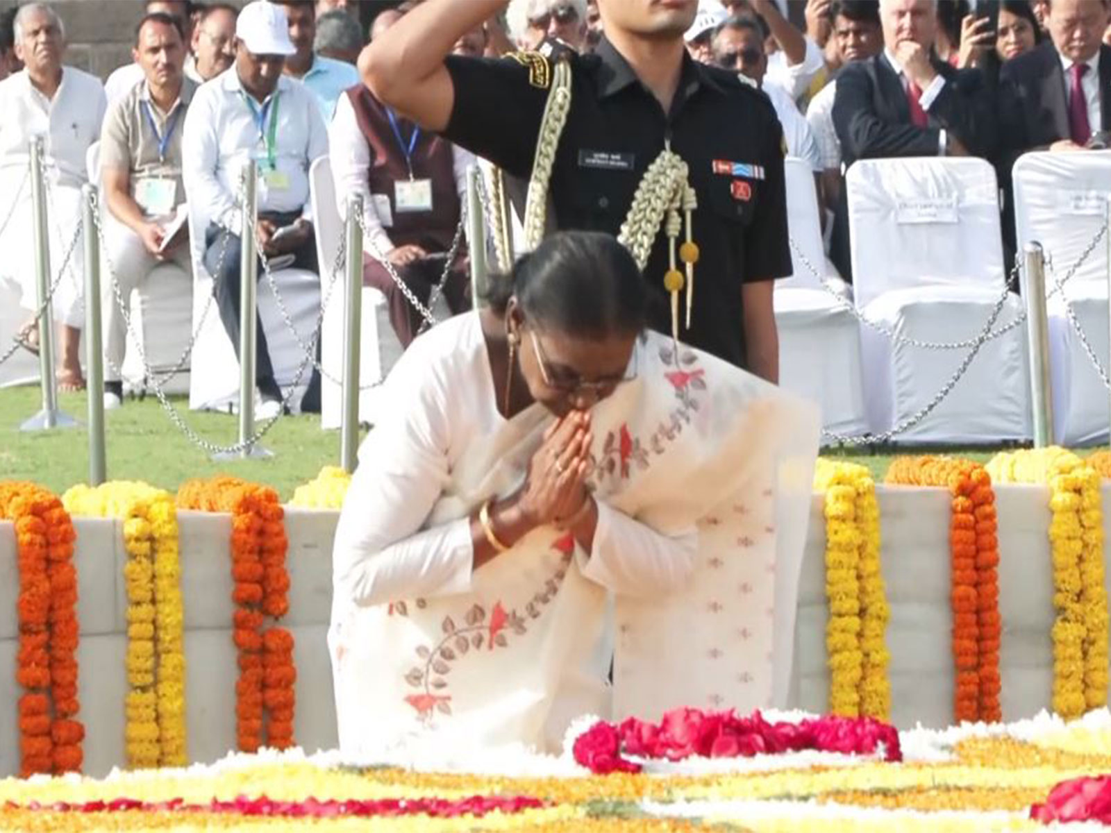 President Murmu, PM Modi Pay Tribute to Mahatma Gandhi on 157th Birth Anniversary