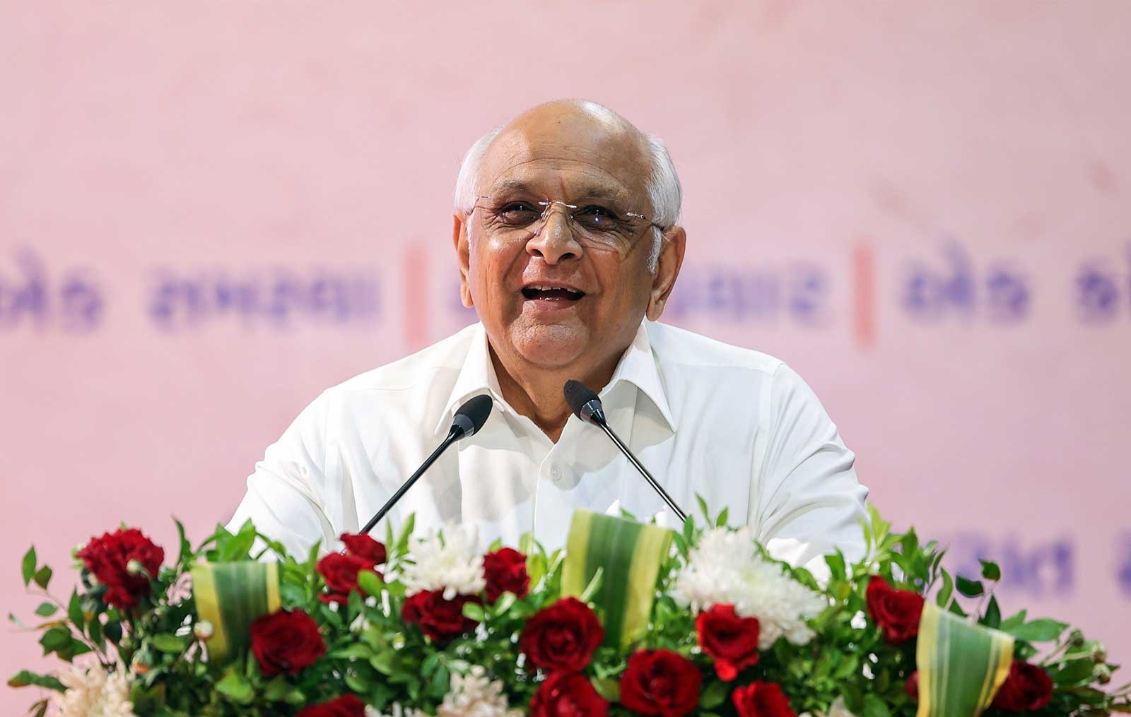 Gujarat to Install Rooftop Solar Systems on 15,000 Govt Buildings, Target 65 MW Additional Capacity