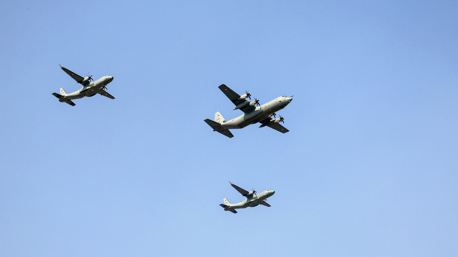 IAF conducts full-dress rehearsal at Hindon airbase ahead of Air Force Day parade on Oct 8