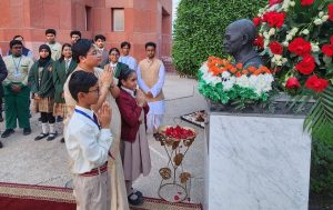 Gandhi Jayanti marked with tributes and art programmes in Kuwait