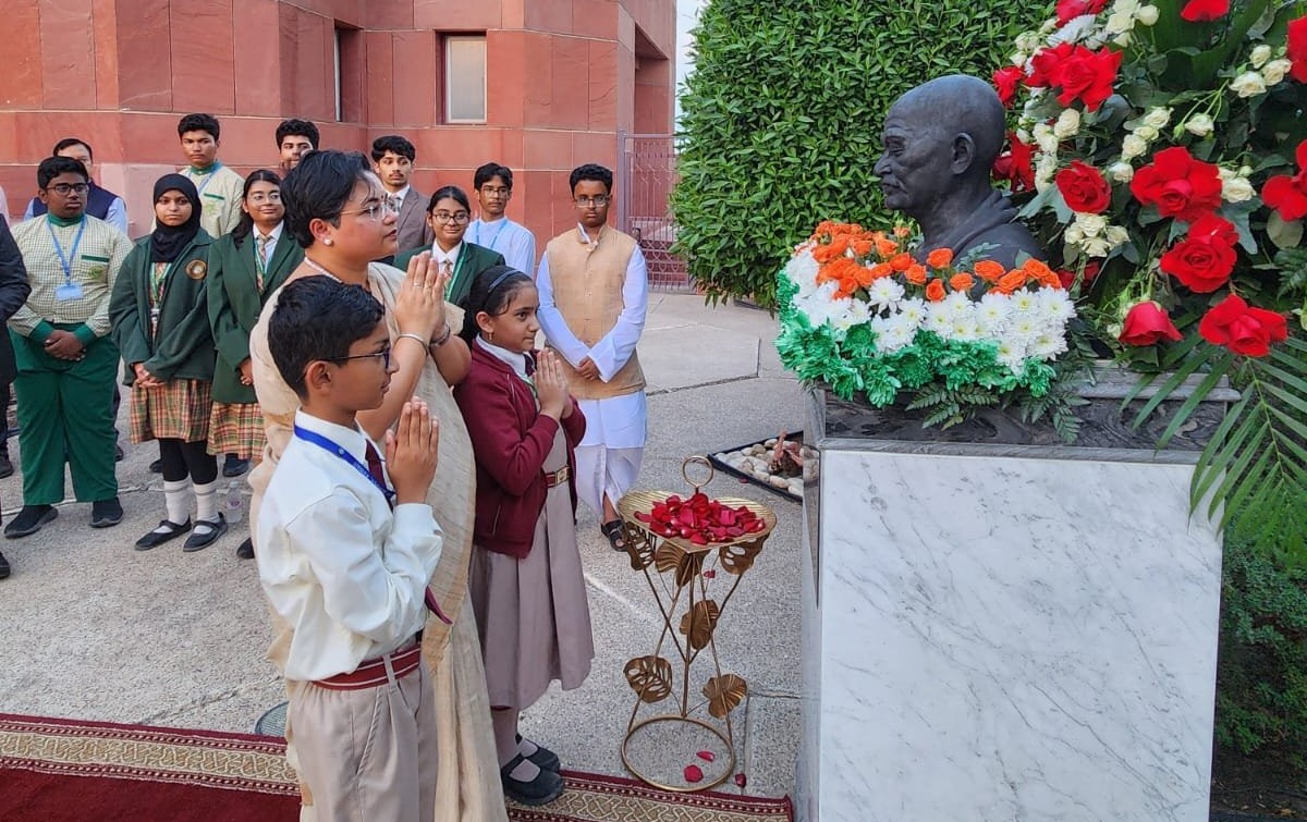 Gandhi Jayanti marked with tributes and art programmes in Kuwait