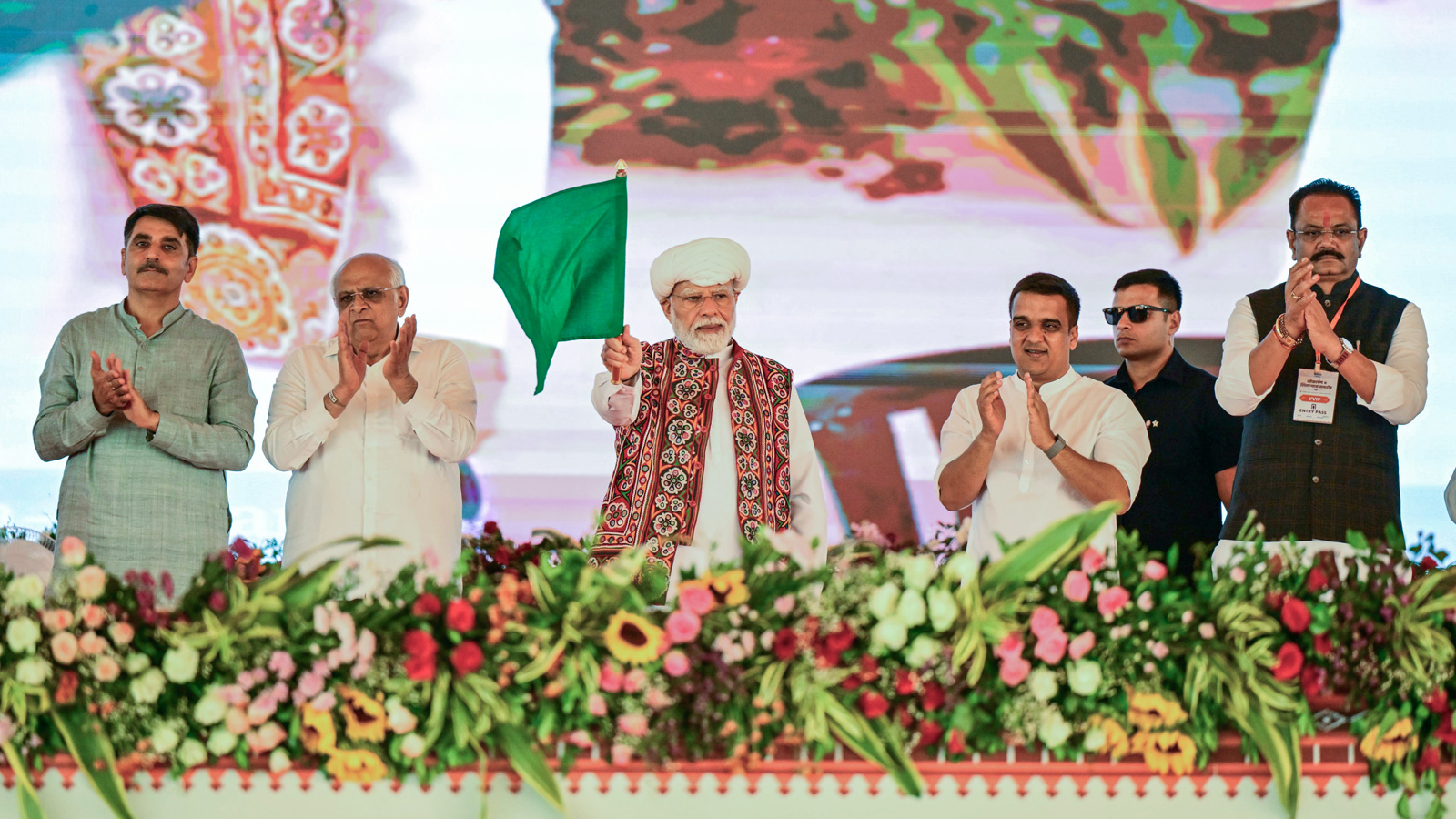 PM Modi unveils projects worth over Rs 14,000 crore in Banaskantha, releases PM-KISAN instalment
