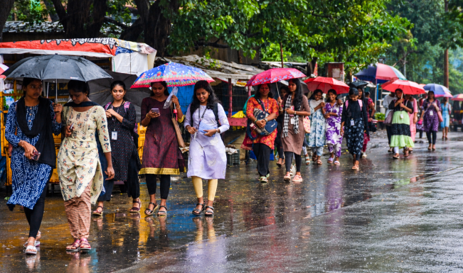 Heavy Rain Forces School Closures in Parts of Tamil Nadu; Red Alert Issued for Theni