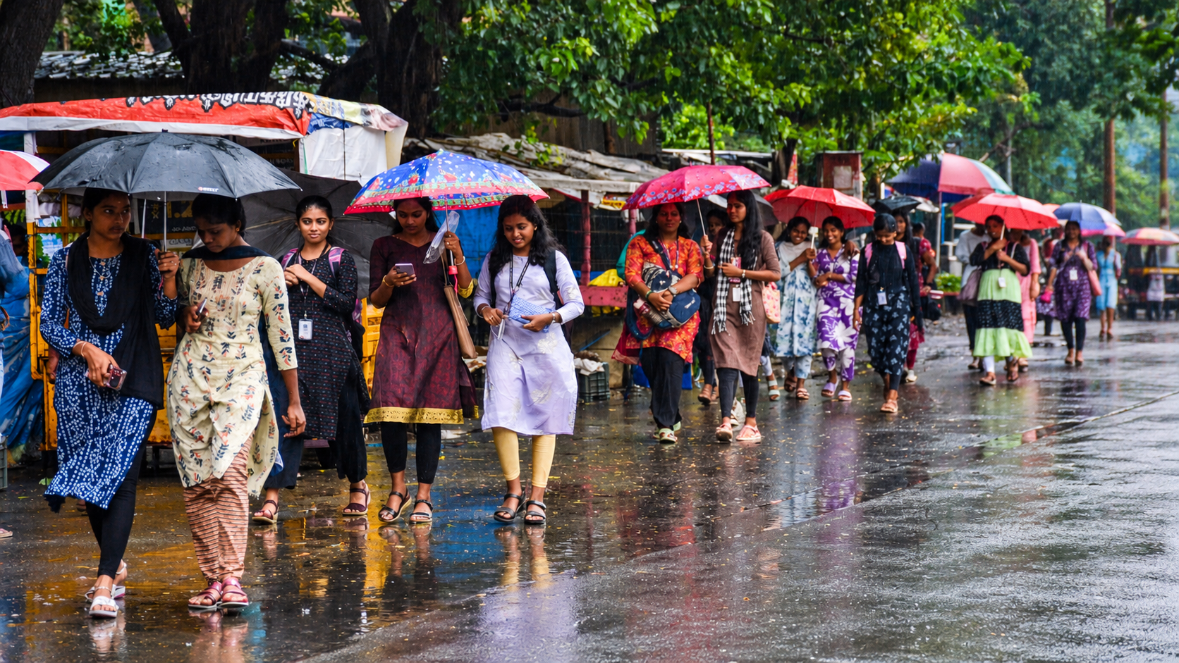 Heavy Rain Forces School Closures in Parts of Tamil Nadu; Red Alert Issued for Theni