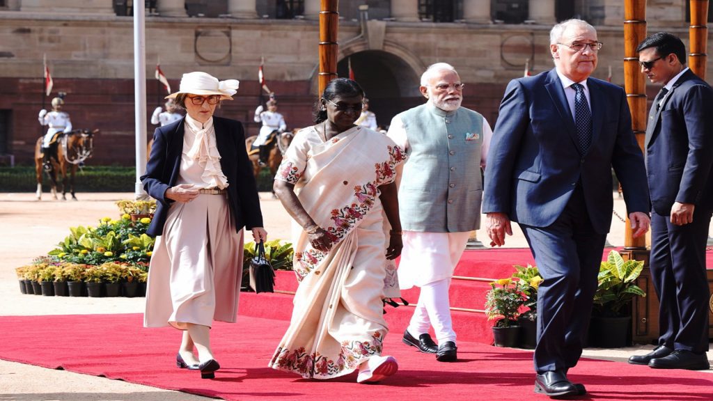 Swiss-Prez-Rashtrapati-4