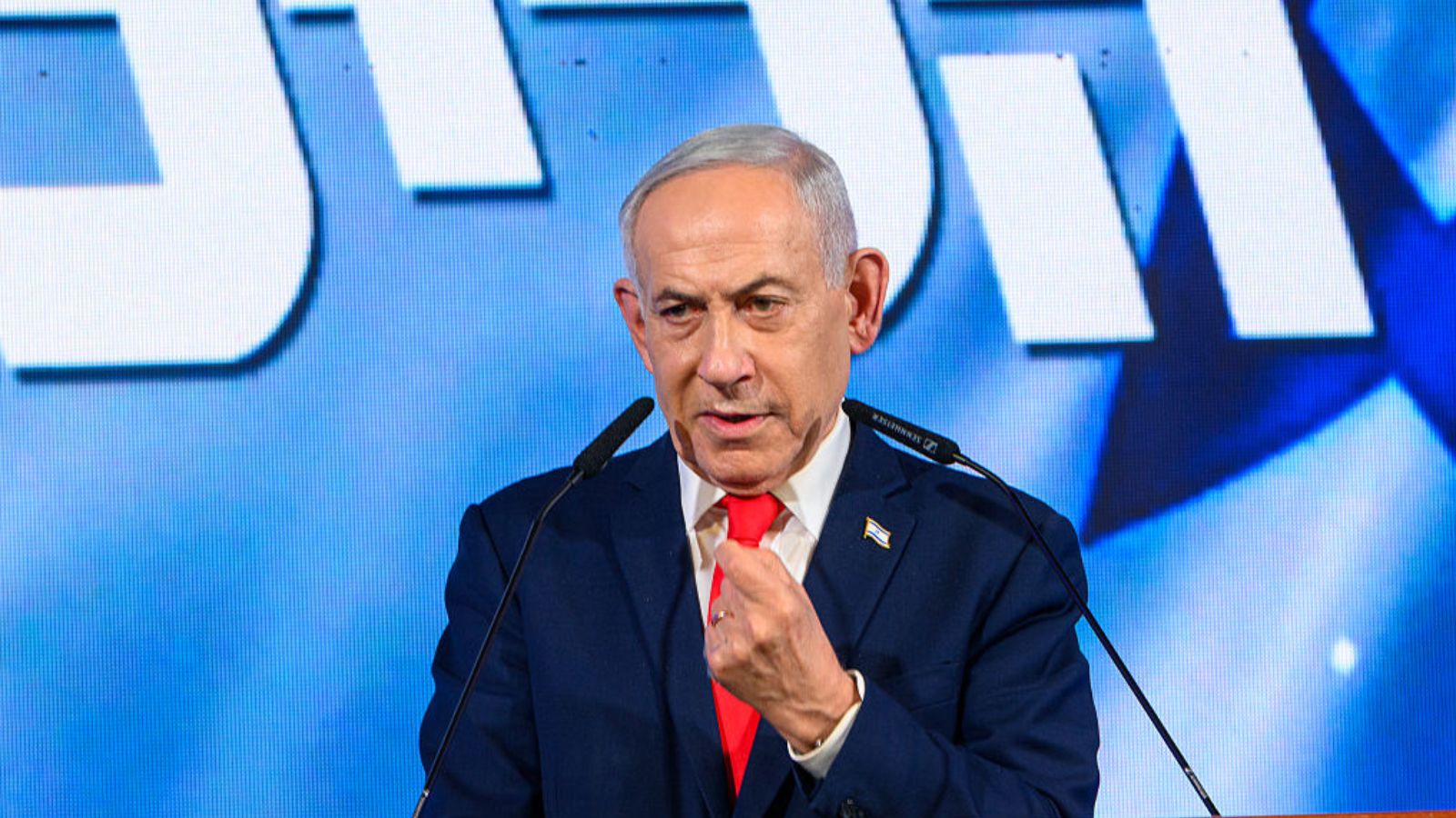 Netanyahu, Eisenkot stake rival claims to lead Israel after deadlocked vote