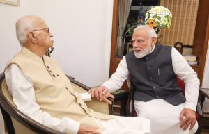 PM Modi meets L.K. Advani, seeks blessings on 25 years as Head of Government