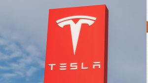 Tesla's new Roadster turns in air with SpaceX thrusters, won't land until 2028